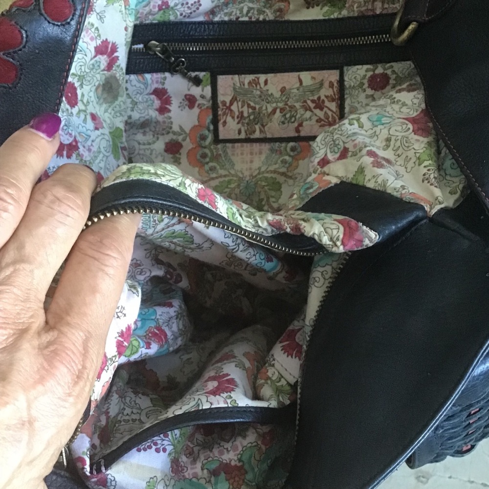 Handbag - Picture 5 of 8